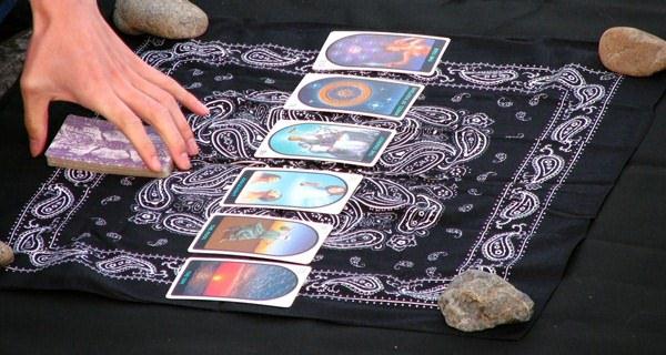 Tarot Card Reader for Birthdays